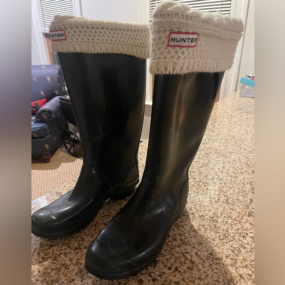 Women's Original Tall Gloss Rain Boots in Black. Size 9.
